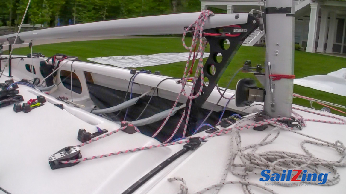Mechanical Advantage in Sailboats: Block and Tackle Systems - SailZing